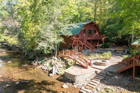 A home in Hayesville