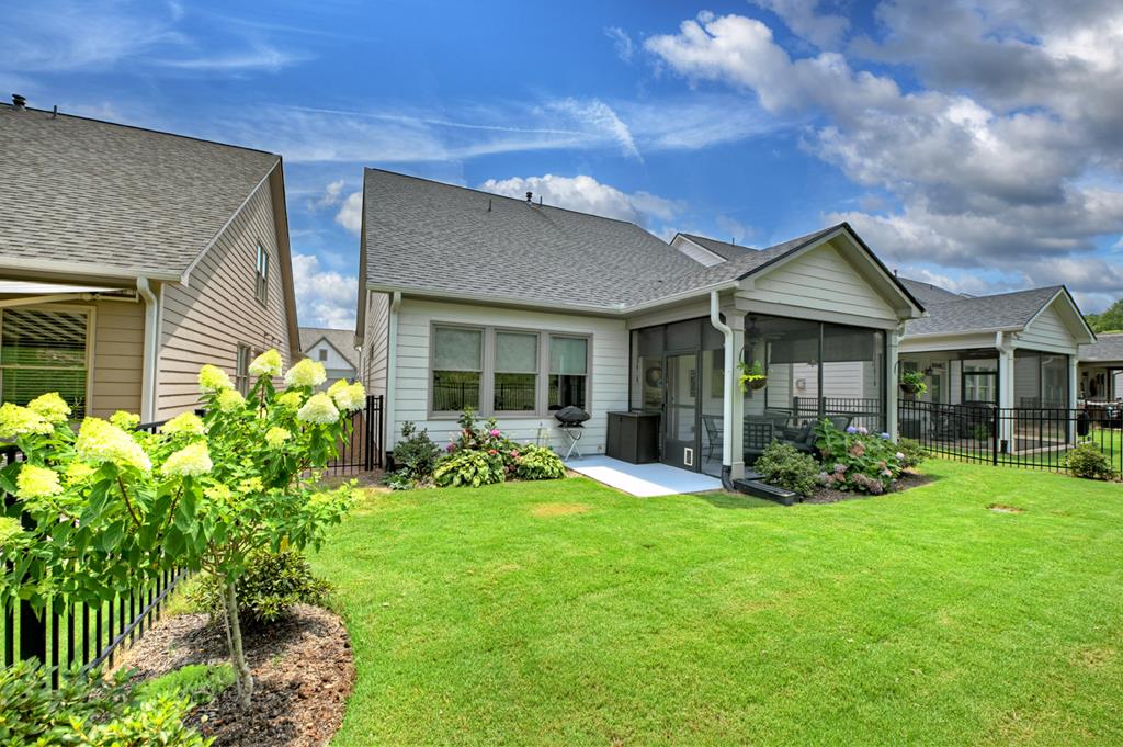 250 Mountain Boulevard