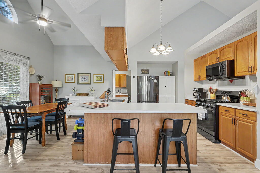 2417 Fodder Creek Road