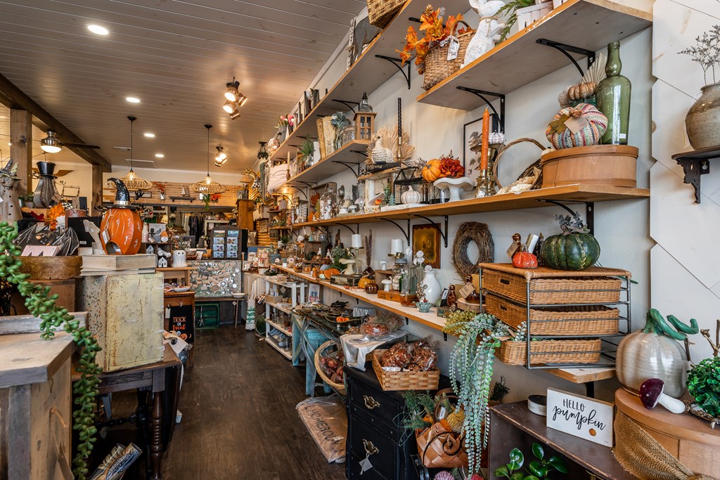 40 Valley River Avenue