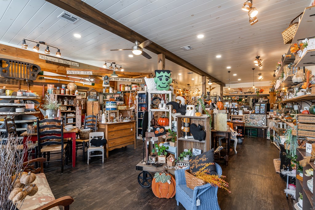 40 Valley River Avenue