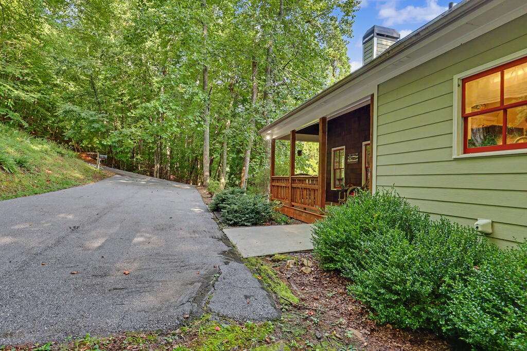 105 Evergreen Road