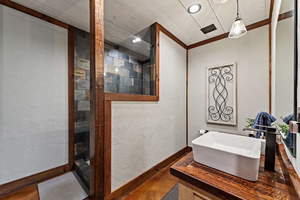 Blue Ridge, Georgia, 30513, United States, 3 Bedrooms Bedrooms, ,3 BathroomsBathrooms,Residential,Active,2044551