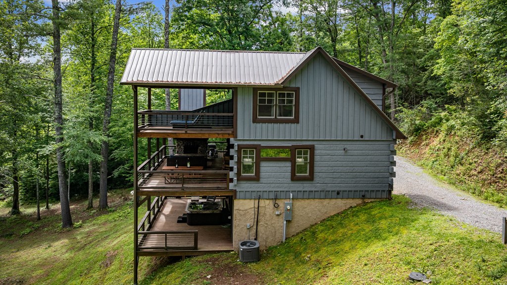 Blue Ridge, Georgia, 30513, United States, 3 Bedrooms Bedrooms, ,3 BathroomsBathrooms,Residential,Active,2044551