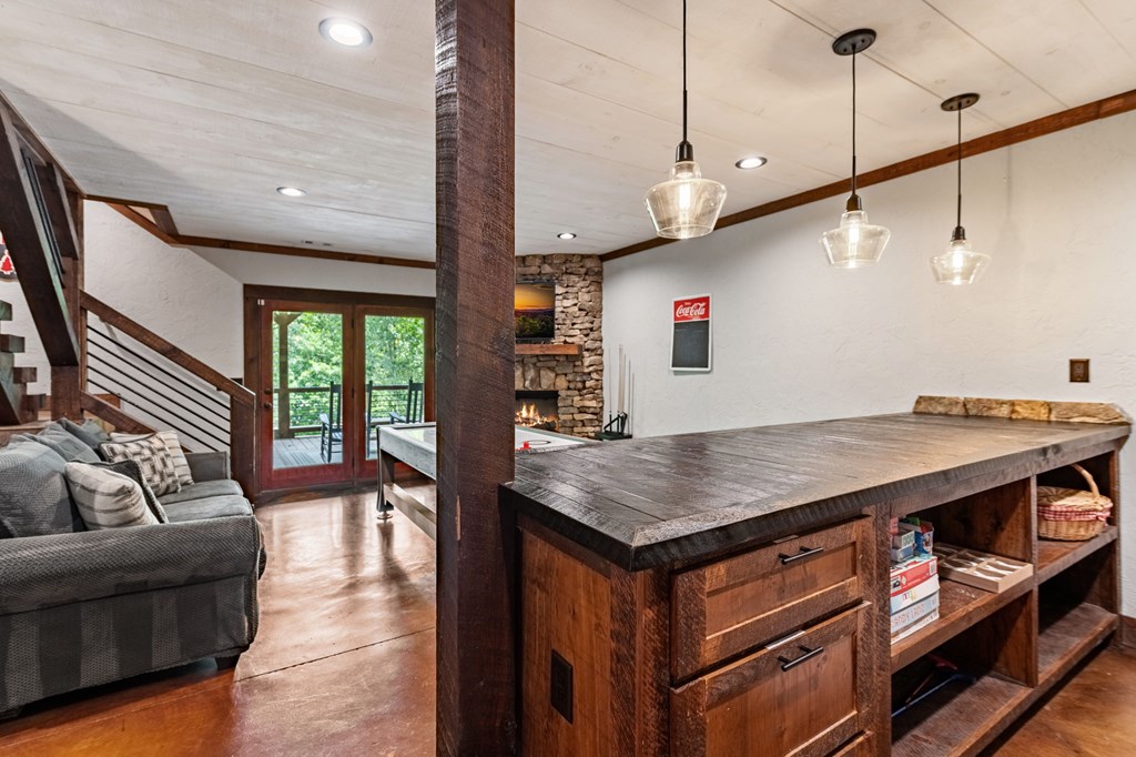 Blue Ridge, Georgia, 30513, United States, 3 Bedrooms Bedrooms, ,3 BathroomsBathrooms,Residential,Active,2044551