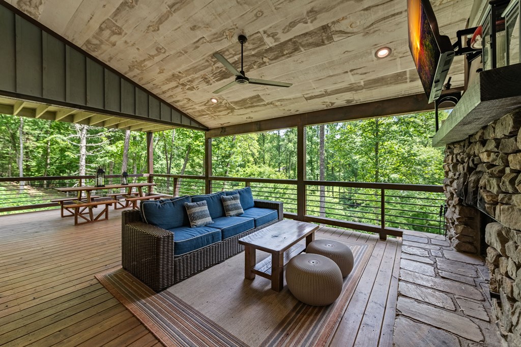 Blue Ridge, Georgia, 30513, United States, 3 Bedrooms Bedrooms, ,3 BathroomsBathrooms,Residential,Active,2044551