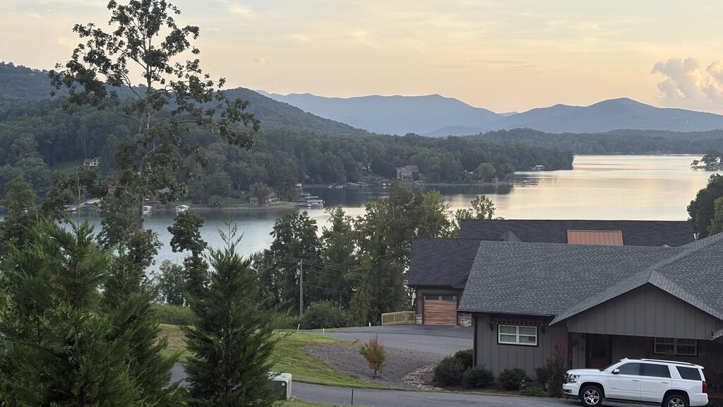 7 Mountain Breezes Drive