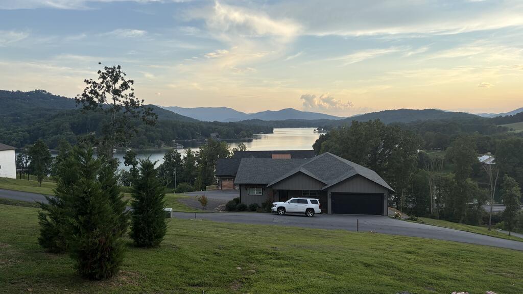 7 Mountain Breezes Drive