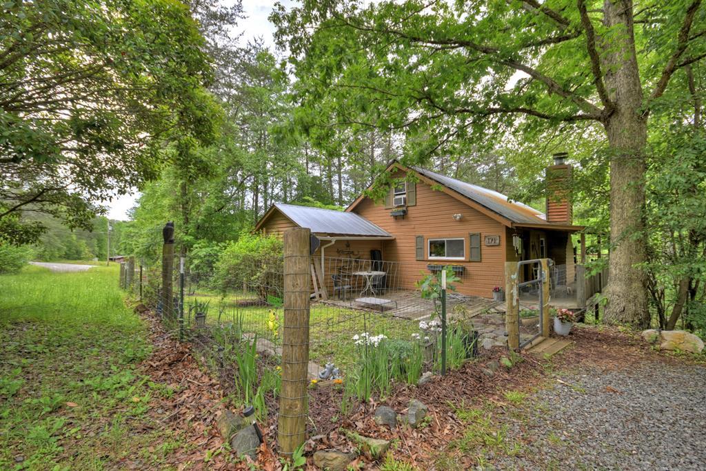 191 Hilltop Circle