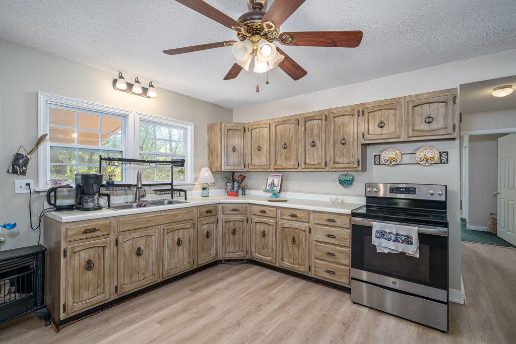 1813 John Smith Road E