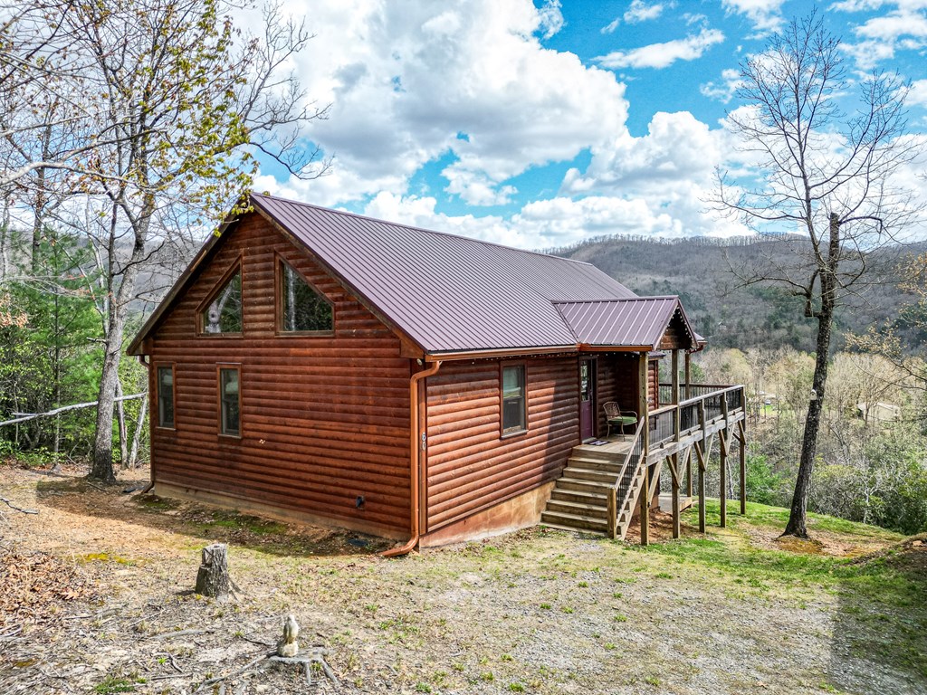 60 Silver Fox Circle