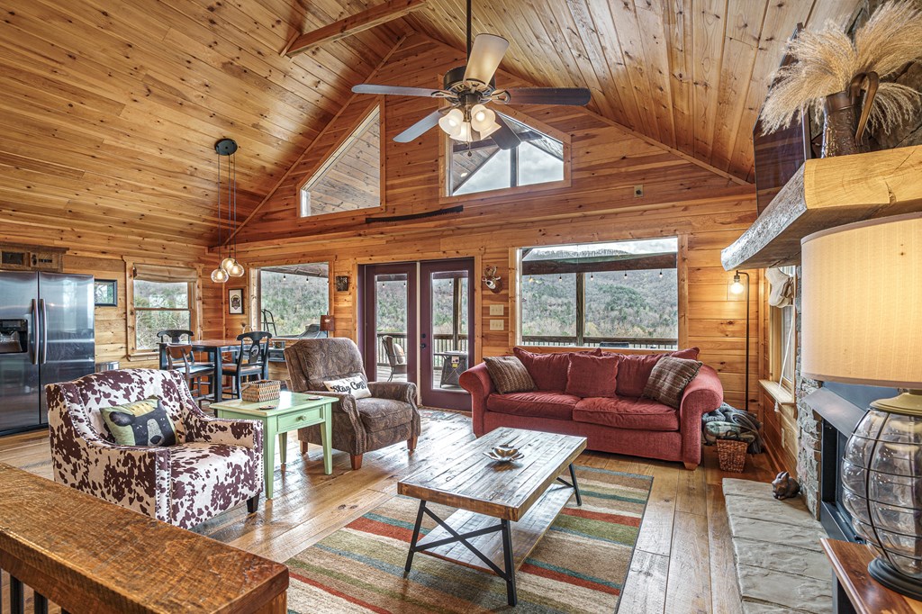 60 Silver Fox Circle