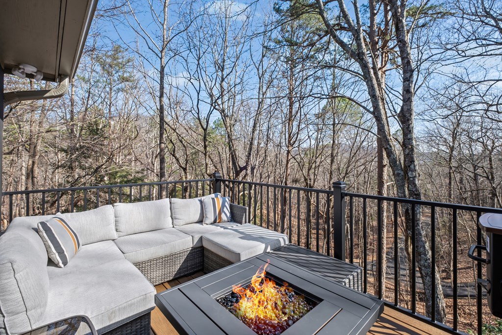 119 Soaring Hawk Circle