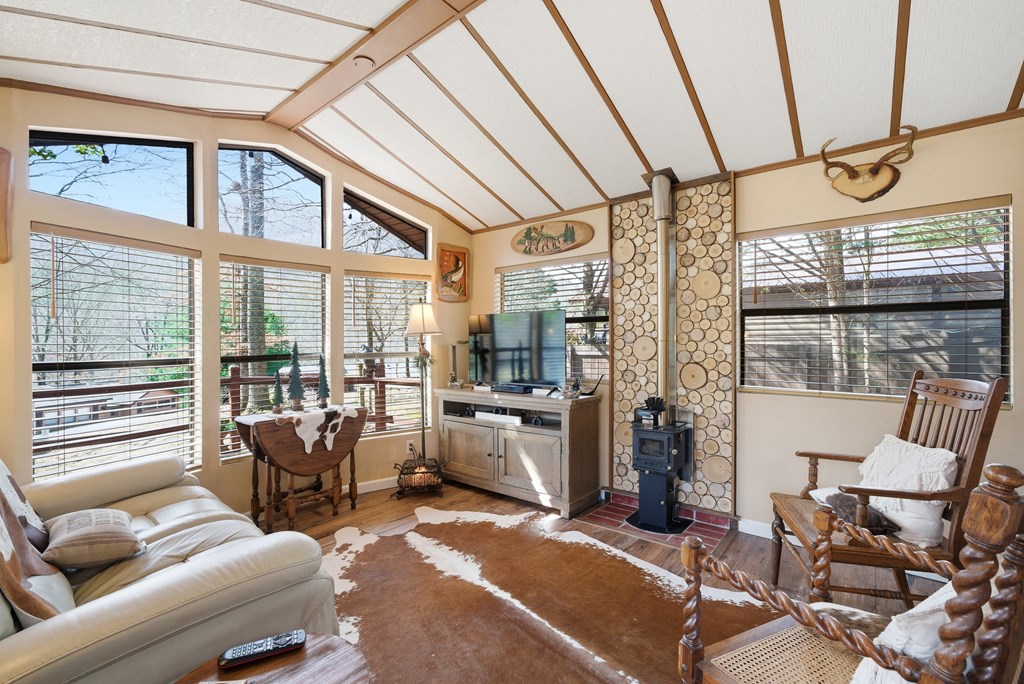 1856 Deer Run Circle