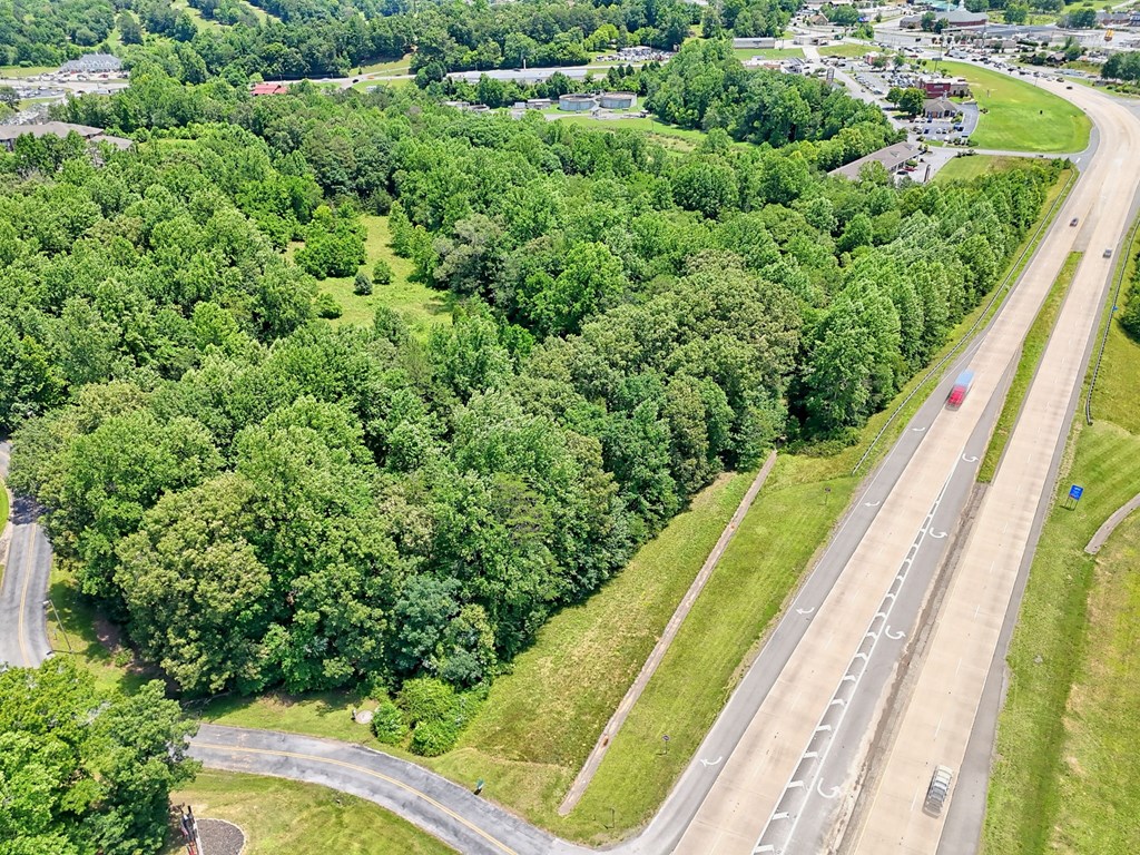 LT 302/3 W Hwy 515