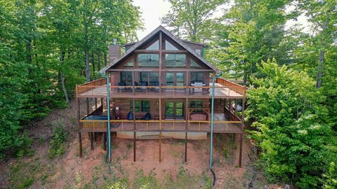 A home in Mineral Bluff