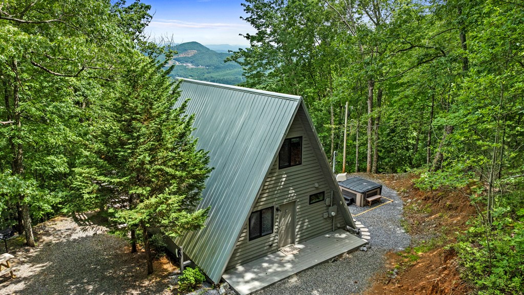 906 Hideaway Mountain Drive