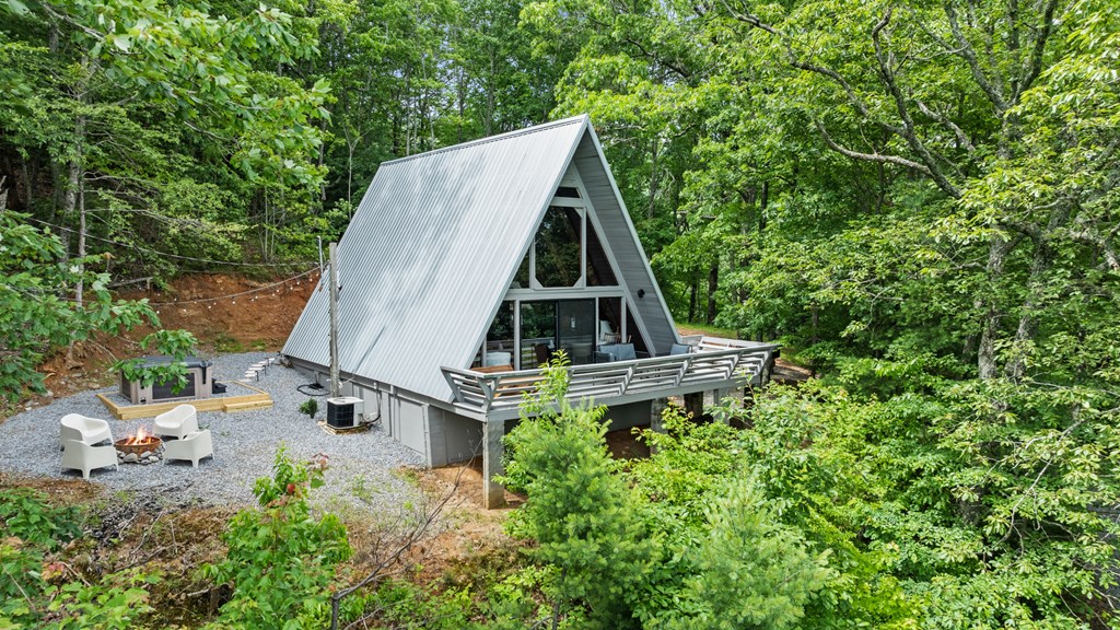 906 Hideaway Mountain Drive