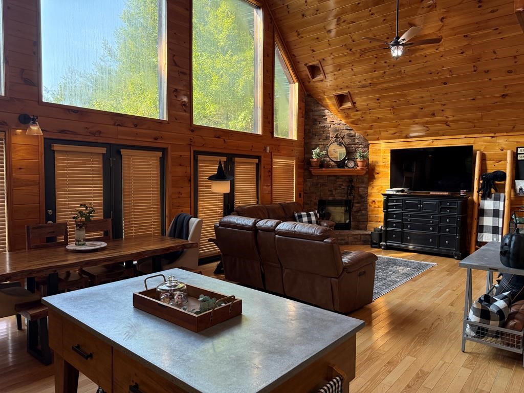 510 Victory Lane, Murphy