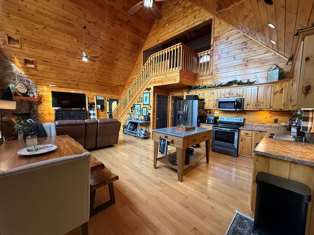 510 Victory Lane, Murphy