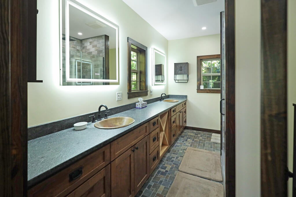 689 Warnock Mountain Acres Lane