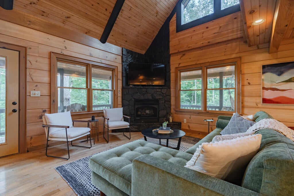140 Black Oaks Road