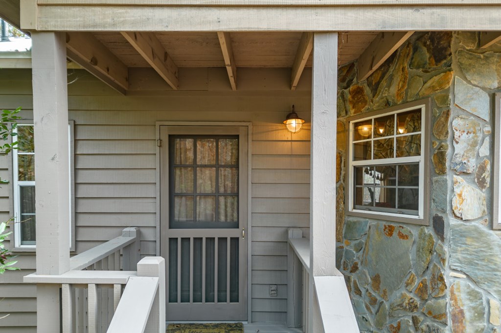 256 Nantahala Pass Road