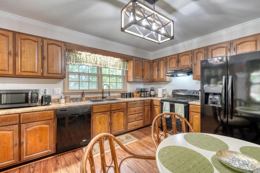 858 Old Forge Estates