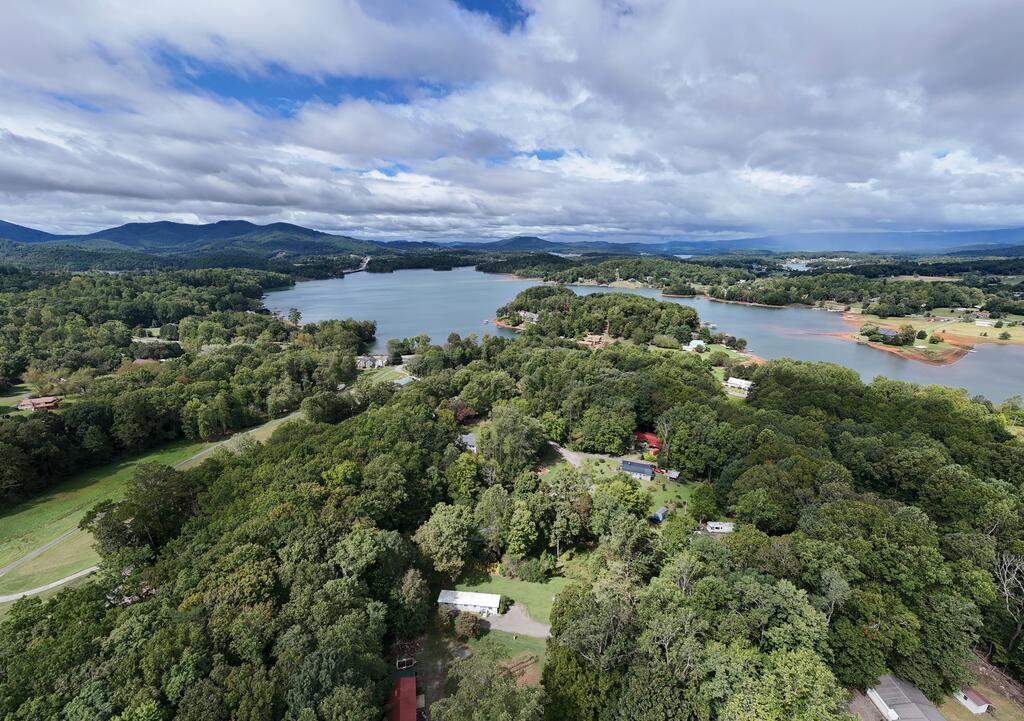 858 Old Forge Estates