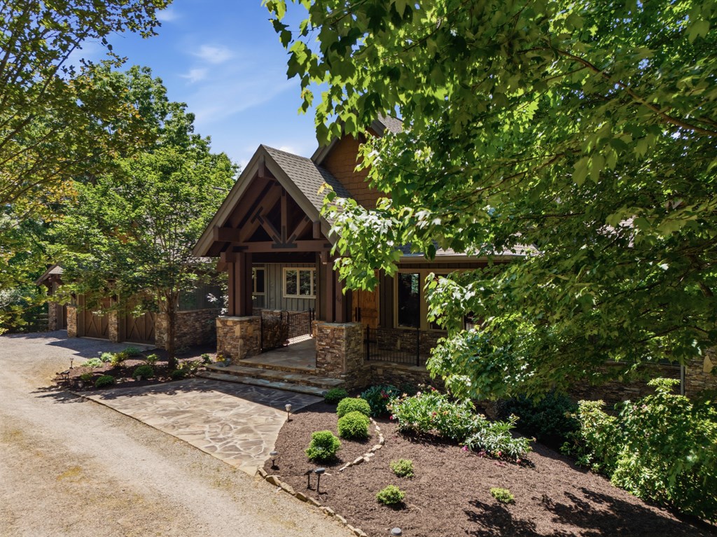 44 Eagles View Way