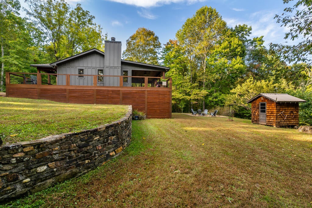 887 Whitecliff Drive