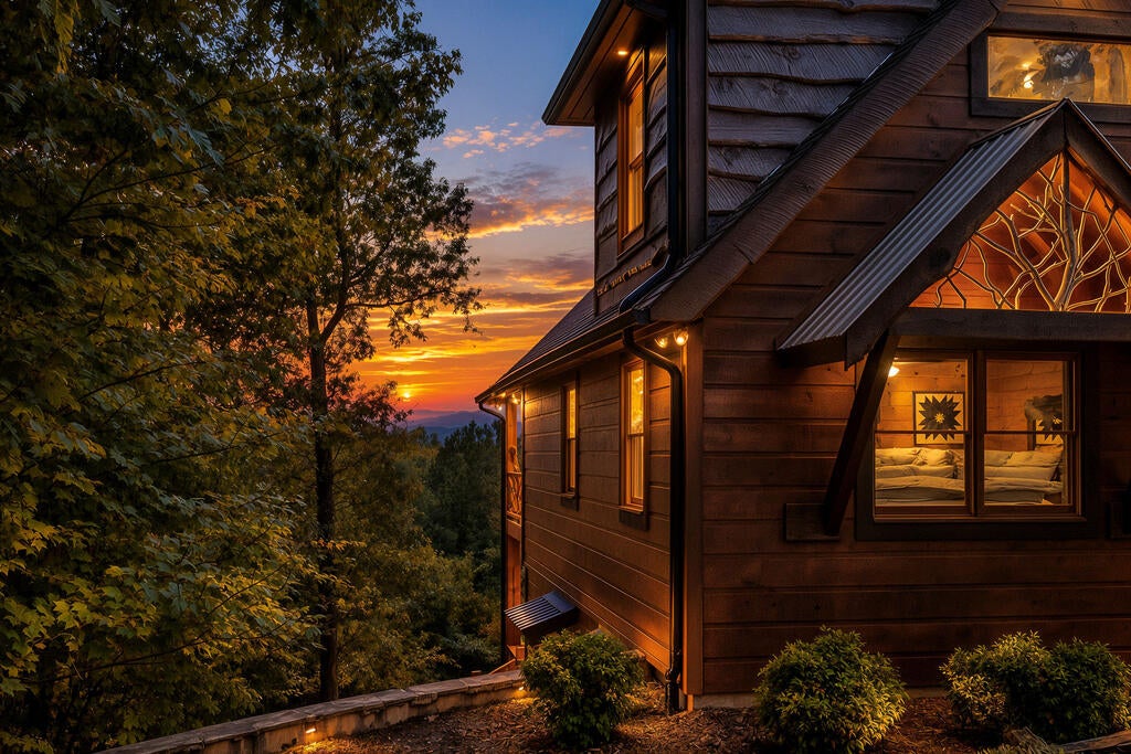 560 Endless View Road