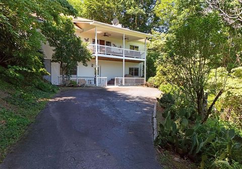 A home in Hiawassee