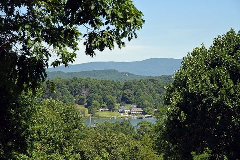 A home in Hiawassee