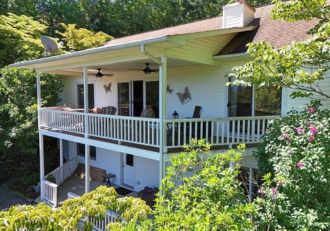 A home in Hiawassee