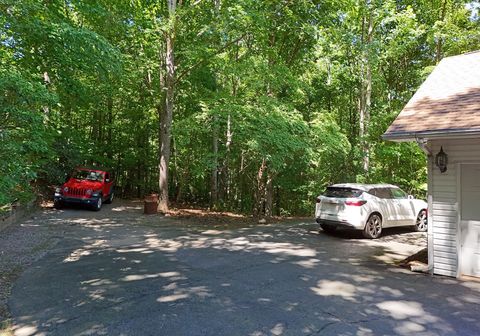 A home in Hiawassee