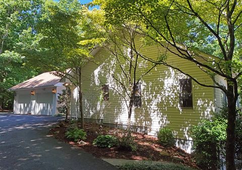 A home in Hiawassee