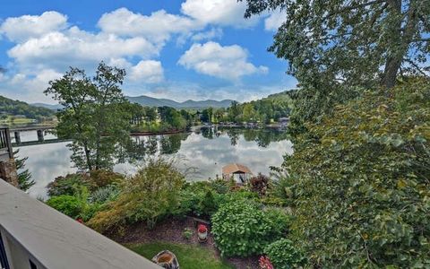 A home in Hiawassee