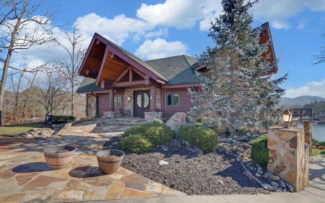 1664 Stonecrest Circle