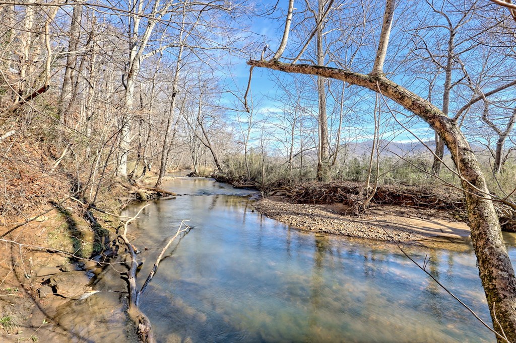 5827 Brasstown Creek Est