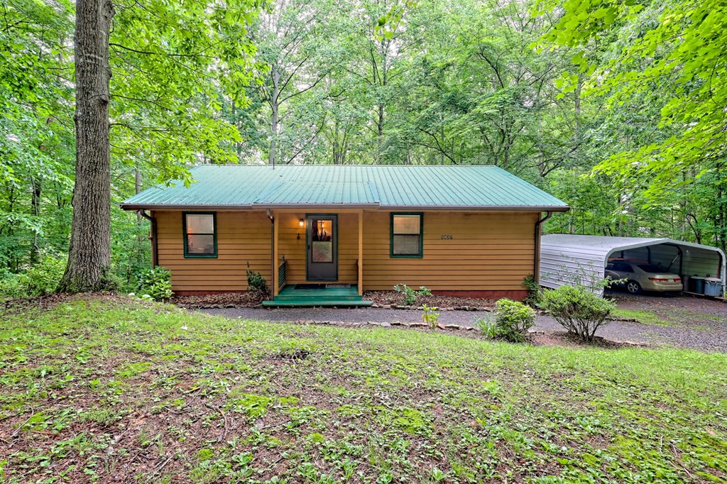 5827 Brasstown Creek Est