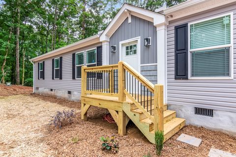 A home in Mineral Bluff