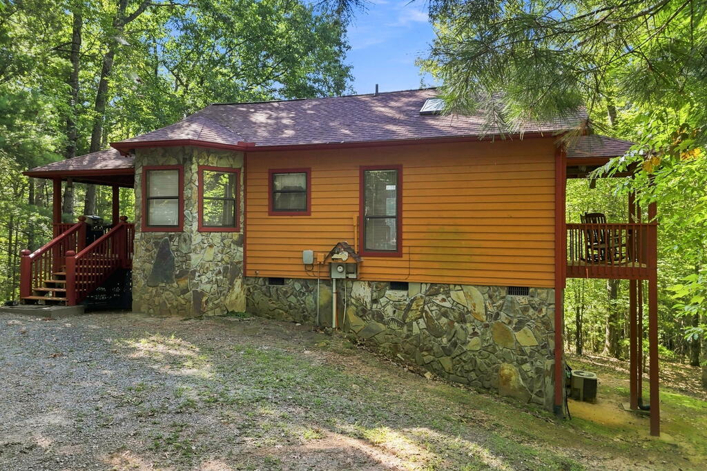 219 Nantahala Pass Road