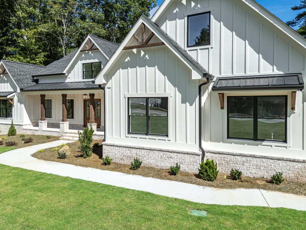 469 Oakwood Way