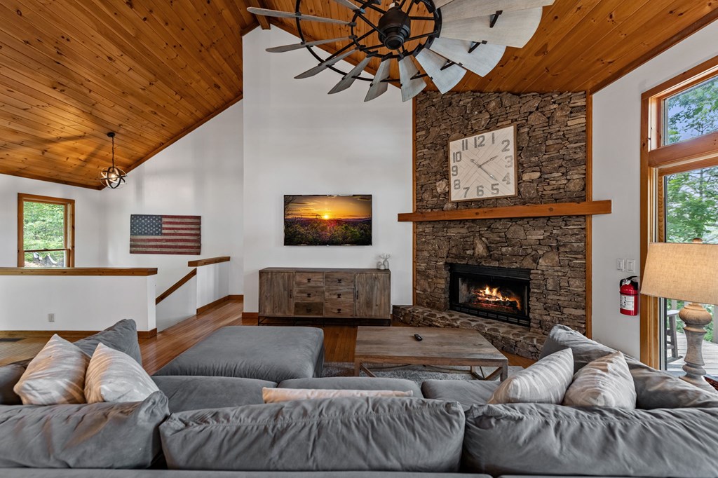 128 Overlake Court