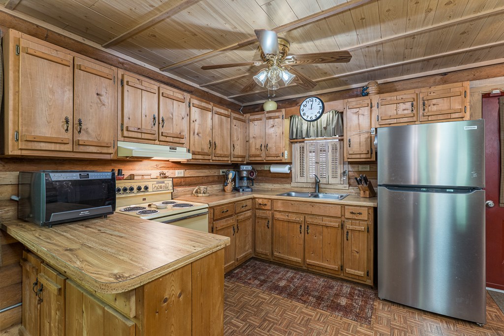 421 Sleepy Hollow Drive