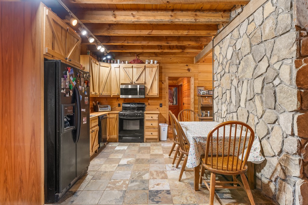 336 Old Skeenah Gap Rd, Suches, GA, 30572, USA, 2 Bedrooms Bedrooms, ,4 BathroomsBathrooms,Residential,Active,336 Old Skeenah Gap Rd,420480