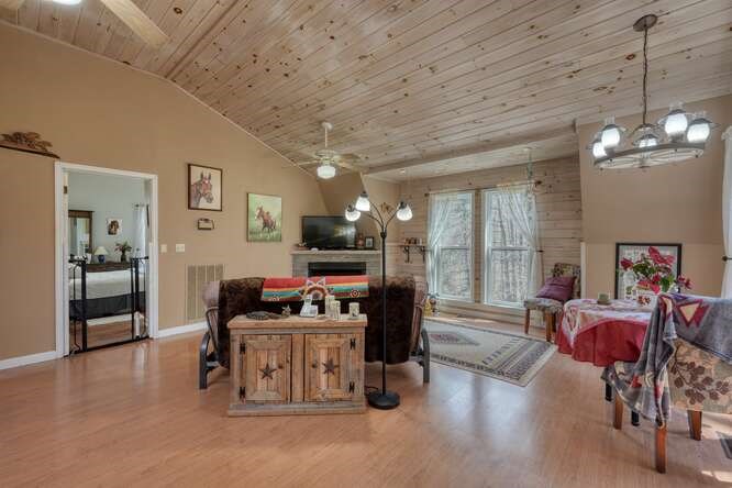 1275 Hells Hollow Road