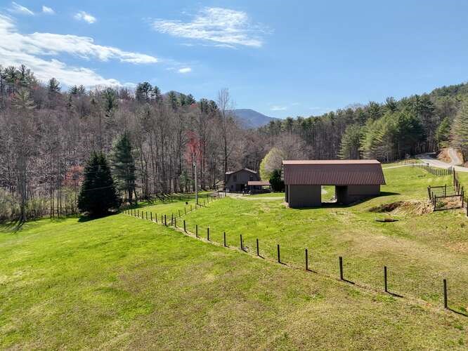 1275 Hells Hollow Road