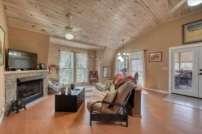1275 Hells Hollow Road